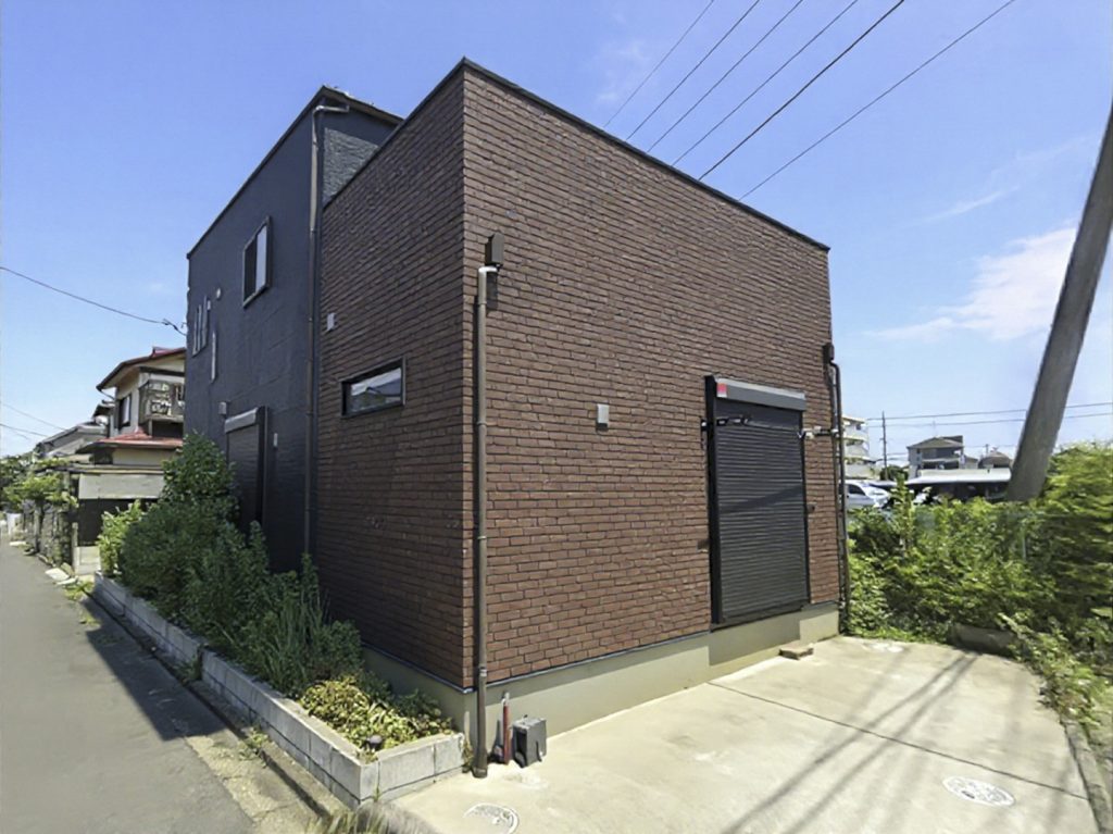 開放感ある南西角地 築浅注文住宅・駐車2台可 松戸市串崎新田