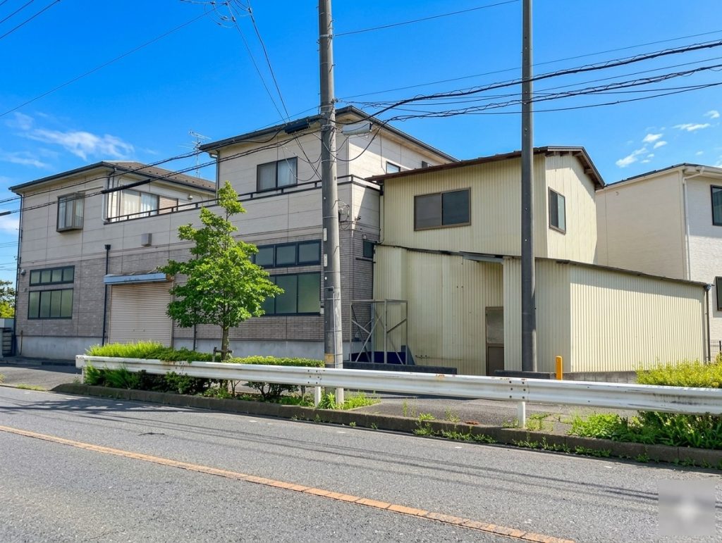市川市大野町3丁目　大型S造作業場付売地　16m道路接道　土地約172坪