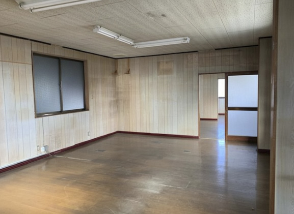 売倉庫・作業場・住宅　流山街道沿い　土地733坪　事務所部分