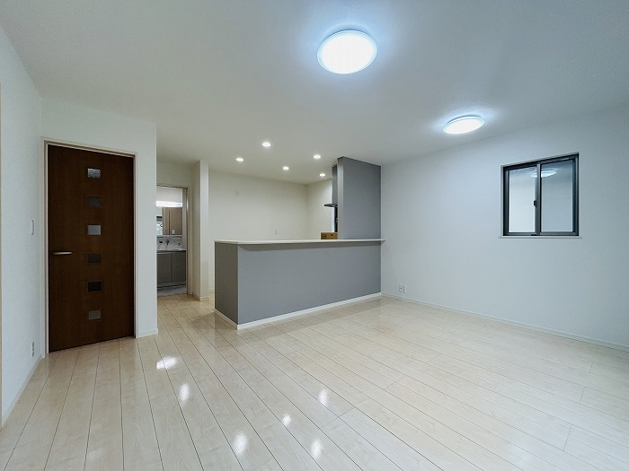 中古住宅 4LDK 松戸市六実3丁目 LDK2