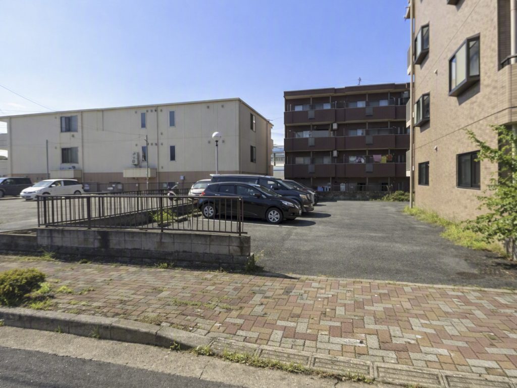 売アパート RC造4階建 3LDK×12戸 市川市大町 駐車場