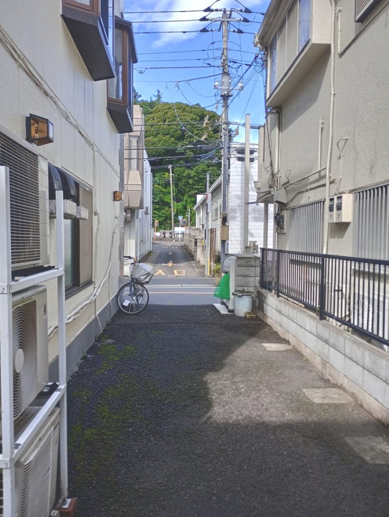 売ビル　市川市大野町２丁目　犬走り２