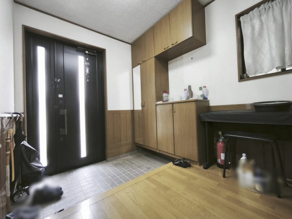 中古住宅　1SLDK　114㎡　江戸川区篠崎町2丁目。玄関