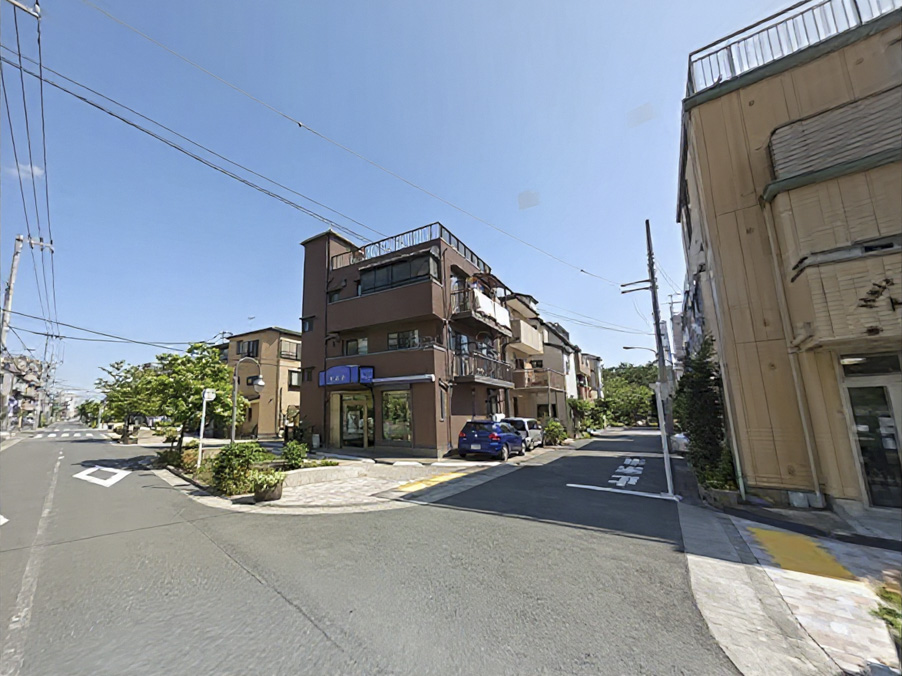 中古住宅　1SLDK　114㎡　江戸川区篠崎町2丁目。西側道路遠景