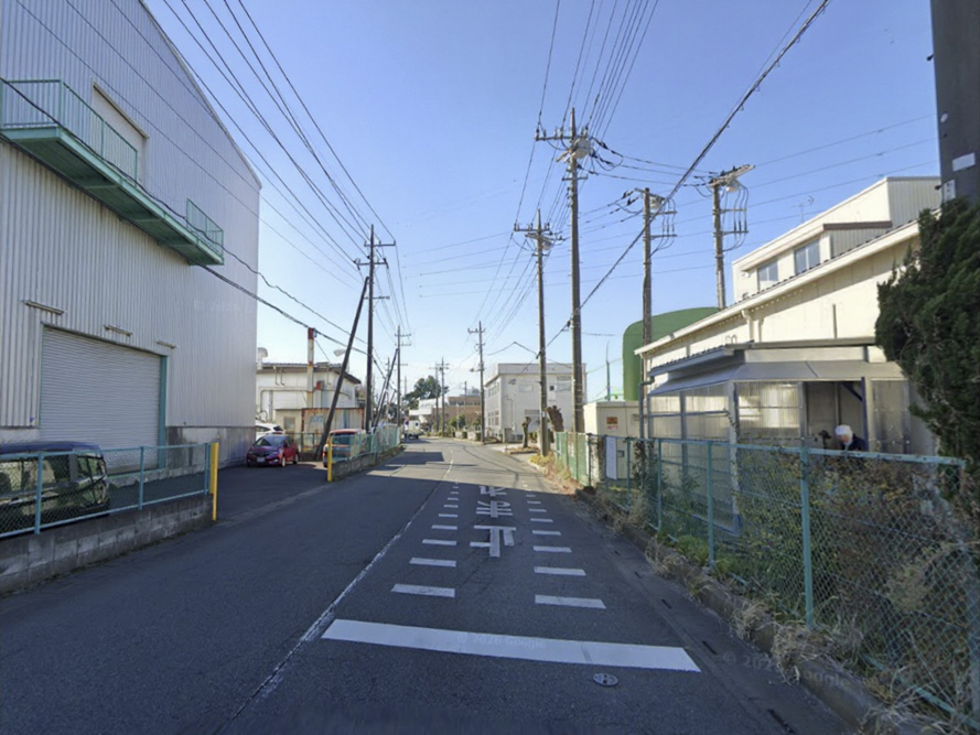 売倉庫 工業団地内 S造3階建 662.68㎡ S60年築 春日部市豊野町 前面道路 北側から