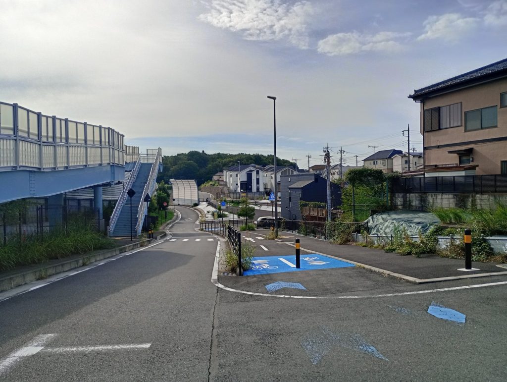 住宅用地　矢切駅徒歩9分　南東ひな壇　42.3坪　市川市北国分1丁目　外環側道