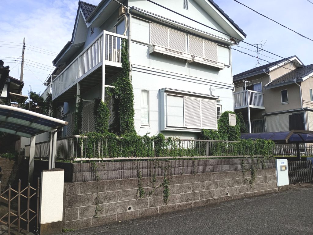 住宅用地　矢切駅徒歩9分　南東ひな壇　42.3坪　市川市北国分1丁目　隣地との境界付近