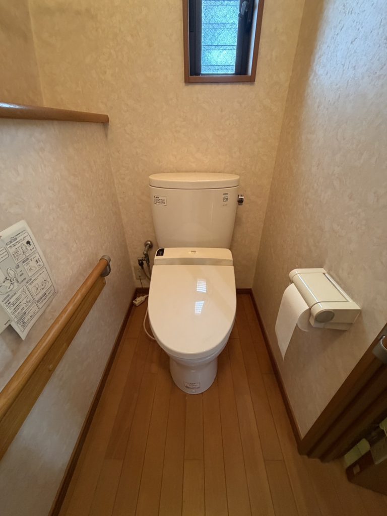 中古住宅 4LDK 江戸川区一之江7丁目 2階トイレ