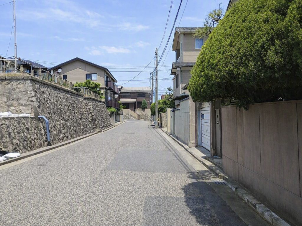住宅用地　新潟市西区青山新町　北西側道路