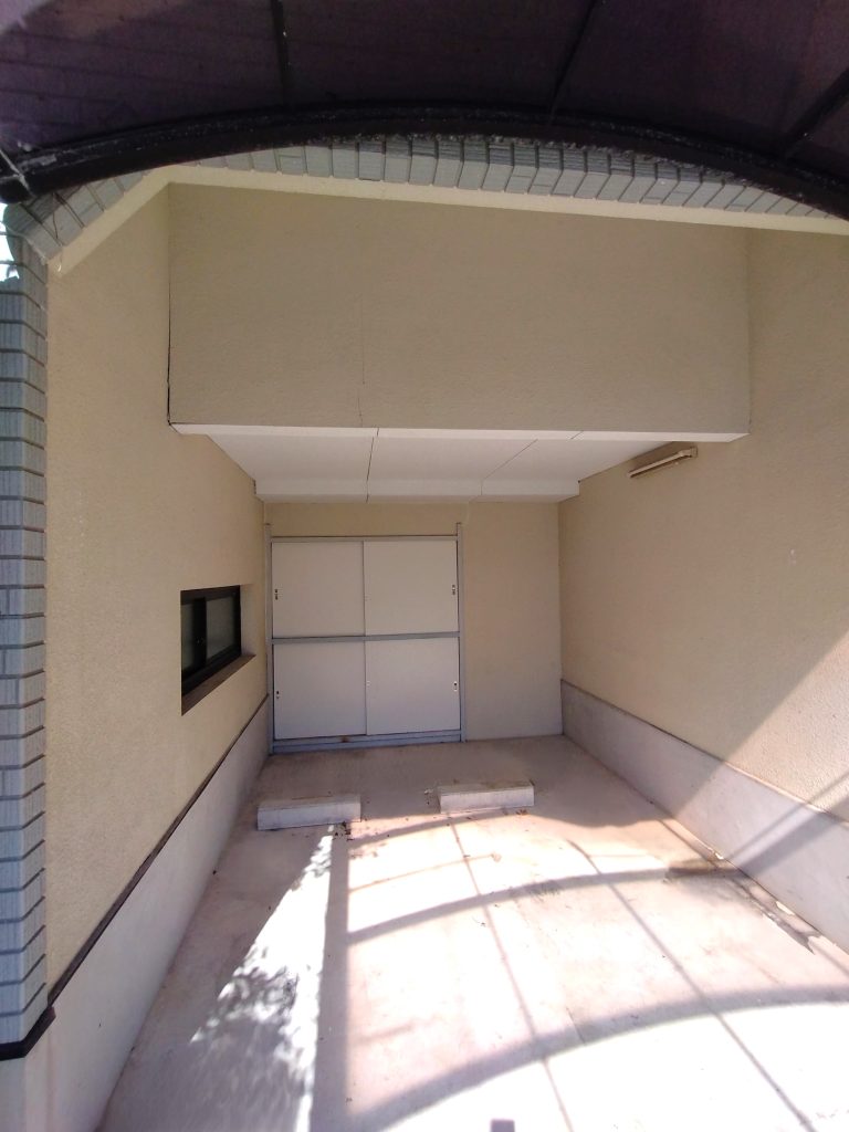 中古住宅　江戸川区南小岩4丁目　ガレージ