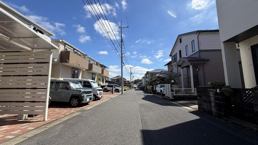 中古住宅 柏市あかね町 前面道路