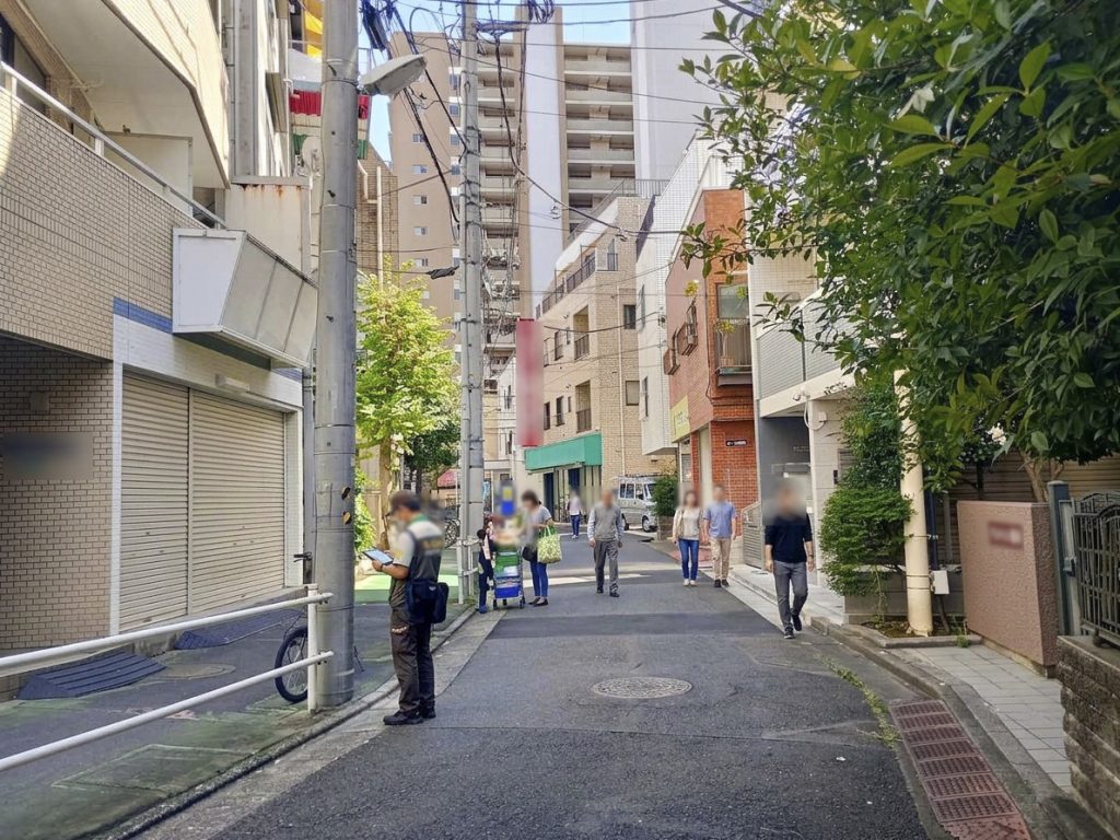 収益ビル　葛飾区亀有3丁目　裏通り