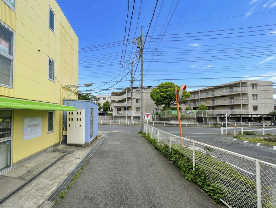 売収益ビル　土地77坪　S造3階建　店舗・診療所　満室　船橋市藤原3丁目　南側通路