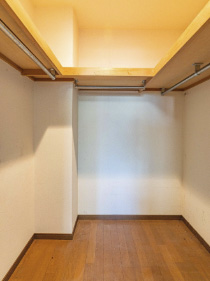 中古マンション 検見川浜駅徒歩1分 3LDK 81.39㎡ 千葉市美浜区磯部5丁目 クロゼット